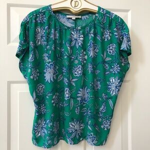 Lightweight Loft Top w/Gathered Back Yoke For Looser Fit - Size M